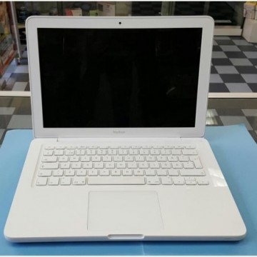 MacBook blanc A1342